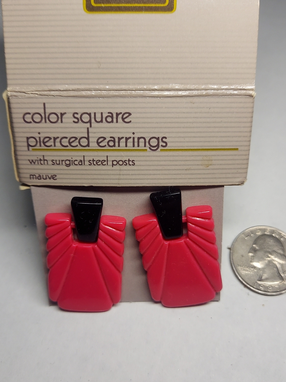 Vintage Avon Mauve Fan Drop Earrings with Black Accent